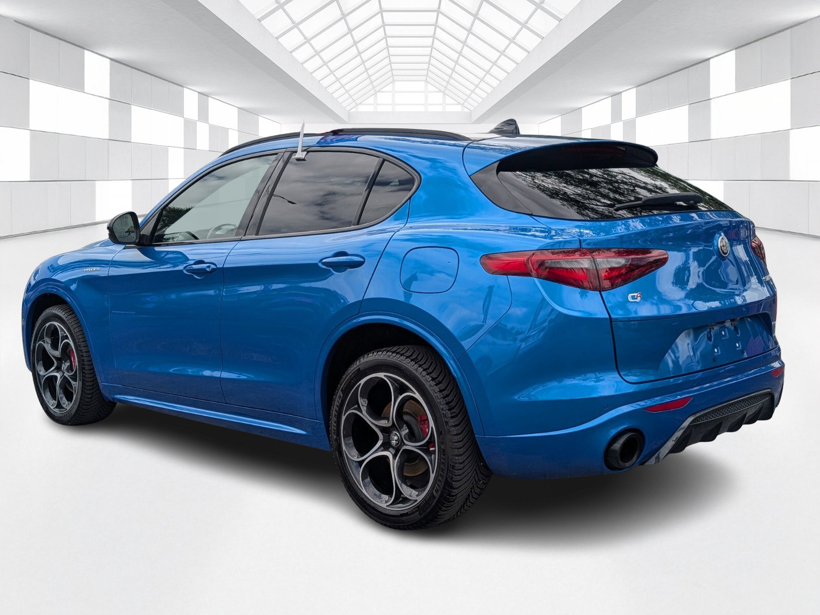 Used 2022 Alfa Romeo Stelvio Veloce image 5