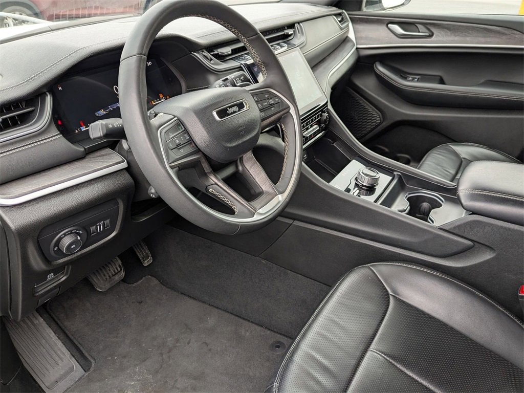 Used 2024 Jeep Grand Cherokee L Limited w/ Luxury Tech Group II image 14