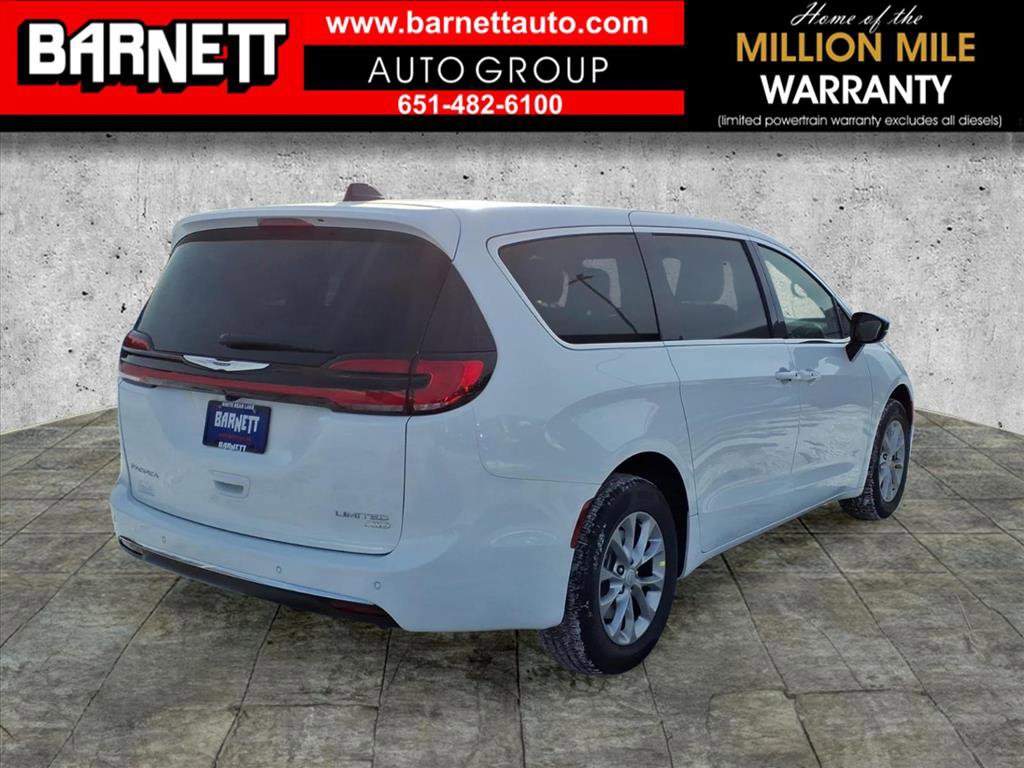 New 2026 Chrysler Pacifica Limited image 6