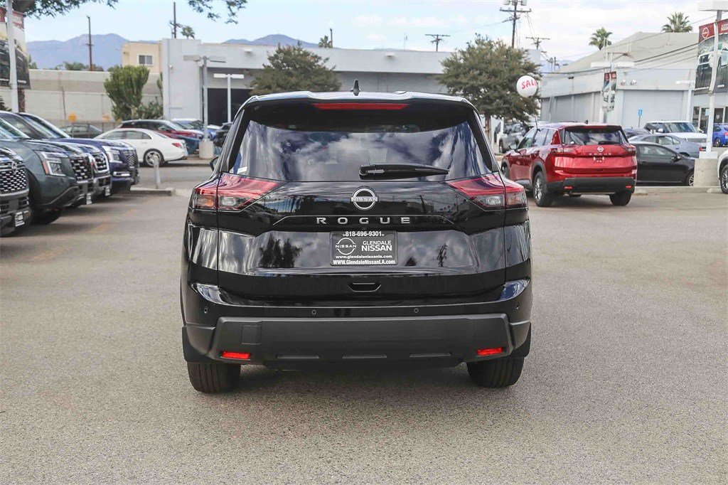 New 2026 Nissan Rogue S image 7