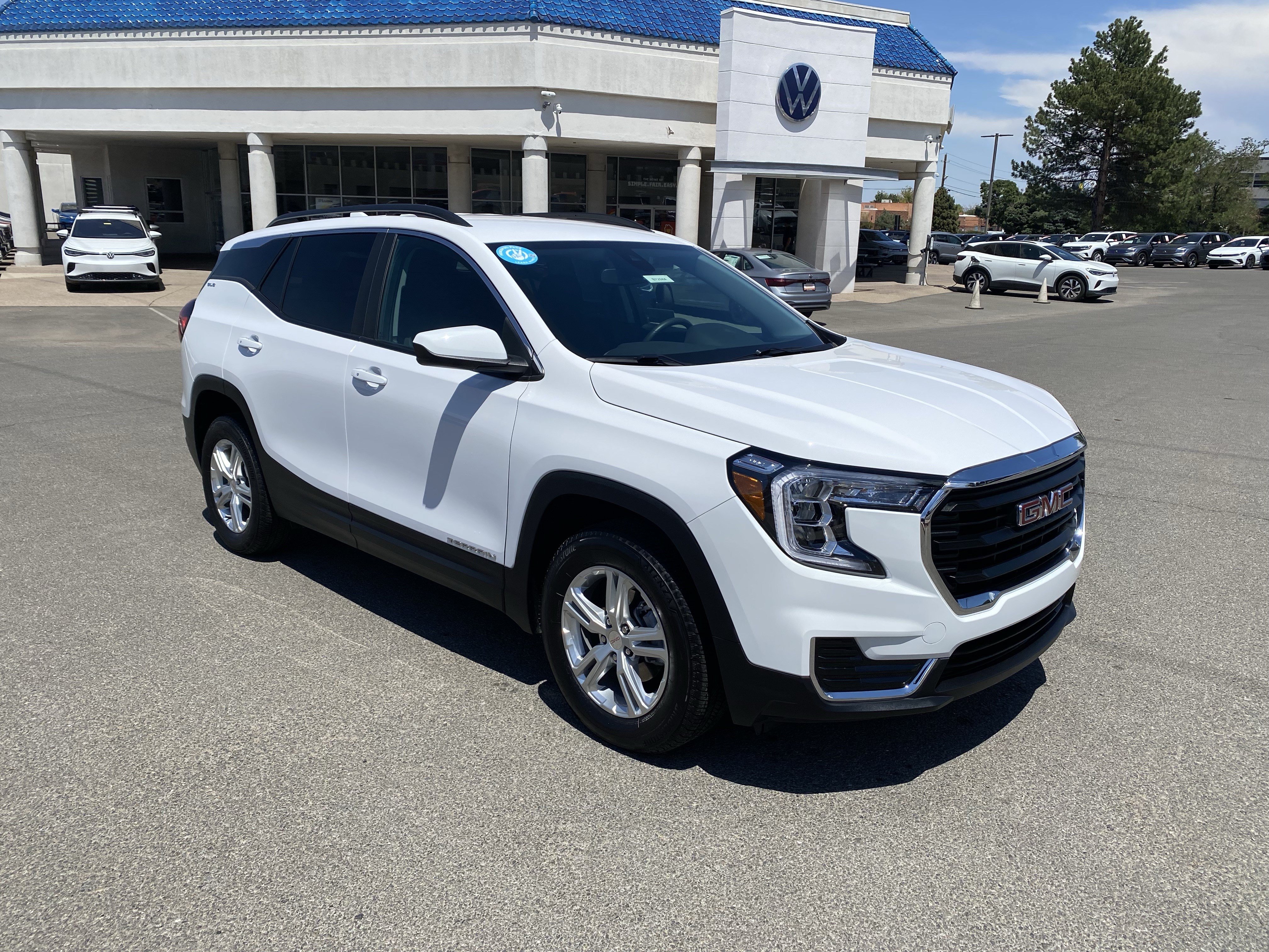 Used 2024 GMC Terrain SLE w/ Driver Convenience Package AWD/4WD image 46
