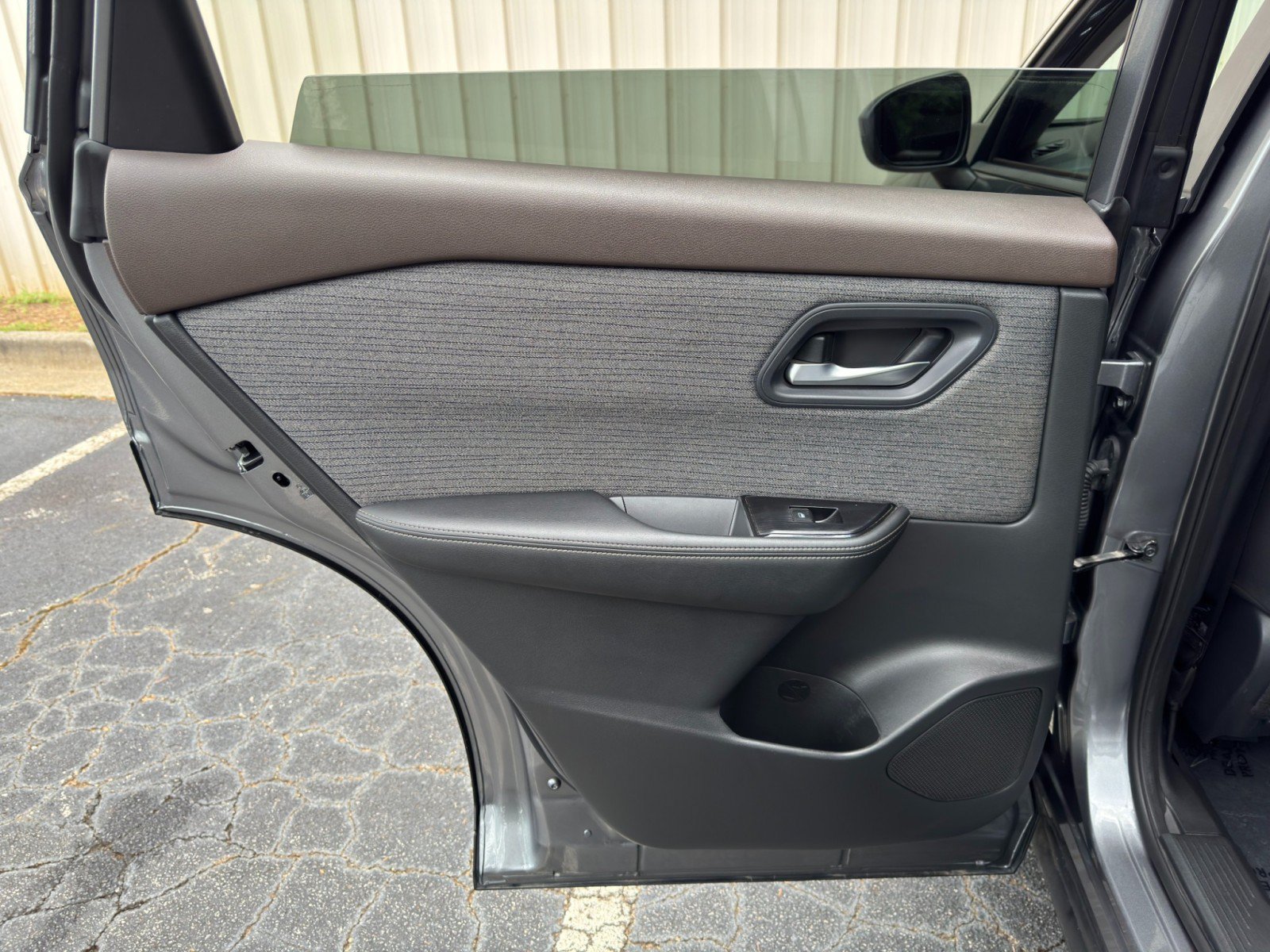 Used 2022 Nissan Rogue SV FWD image 37