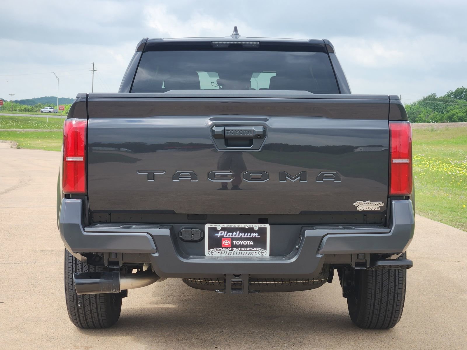 Used 2025 Toyota Tacoma TRD Sport RWD image 8