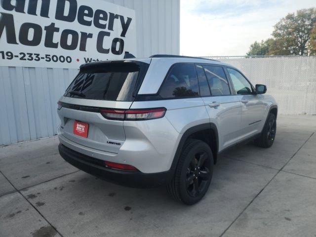 New 2025 Jeep Grand Cherokee Limited w/ Black Appearance Package image 18