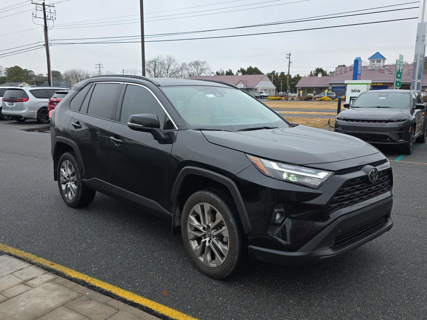 Used 2024 Toyota RAV4 XLE Premium image 2