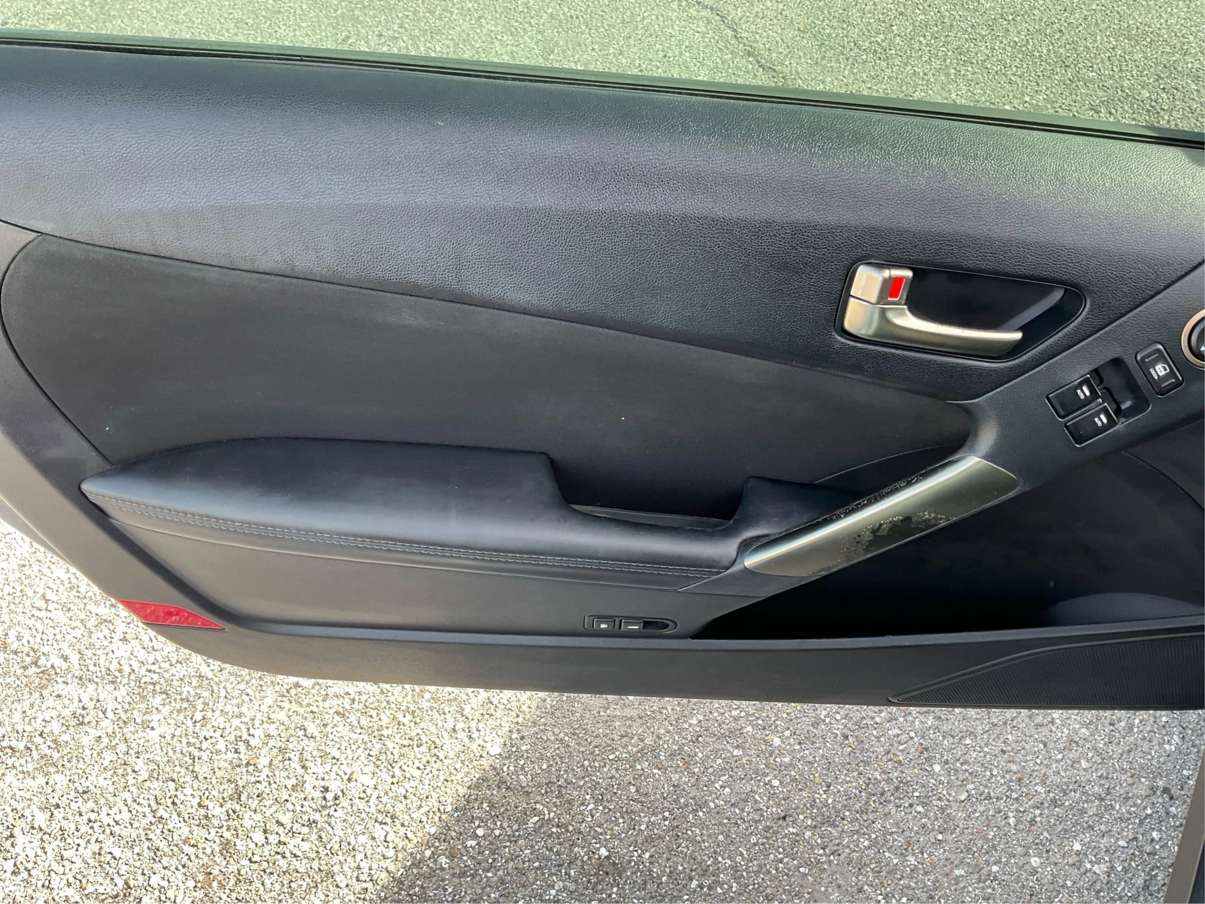 Used 2013 Hyundai Genesis 2.0T RWD image 19