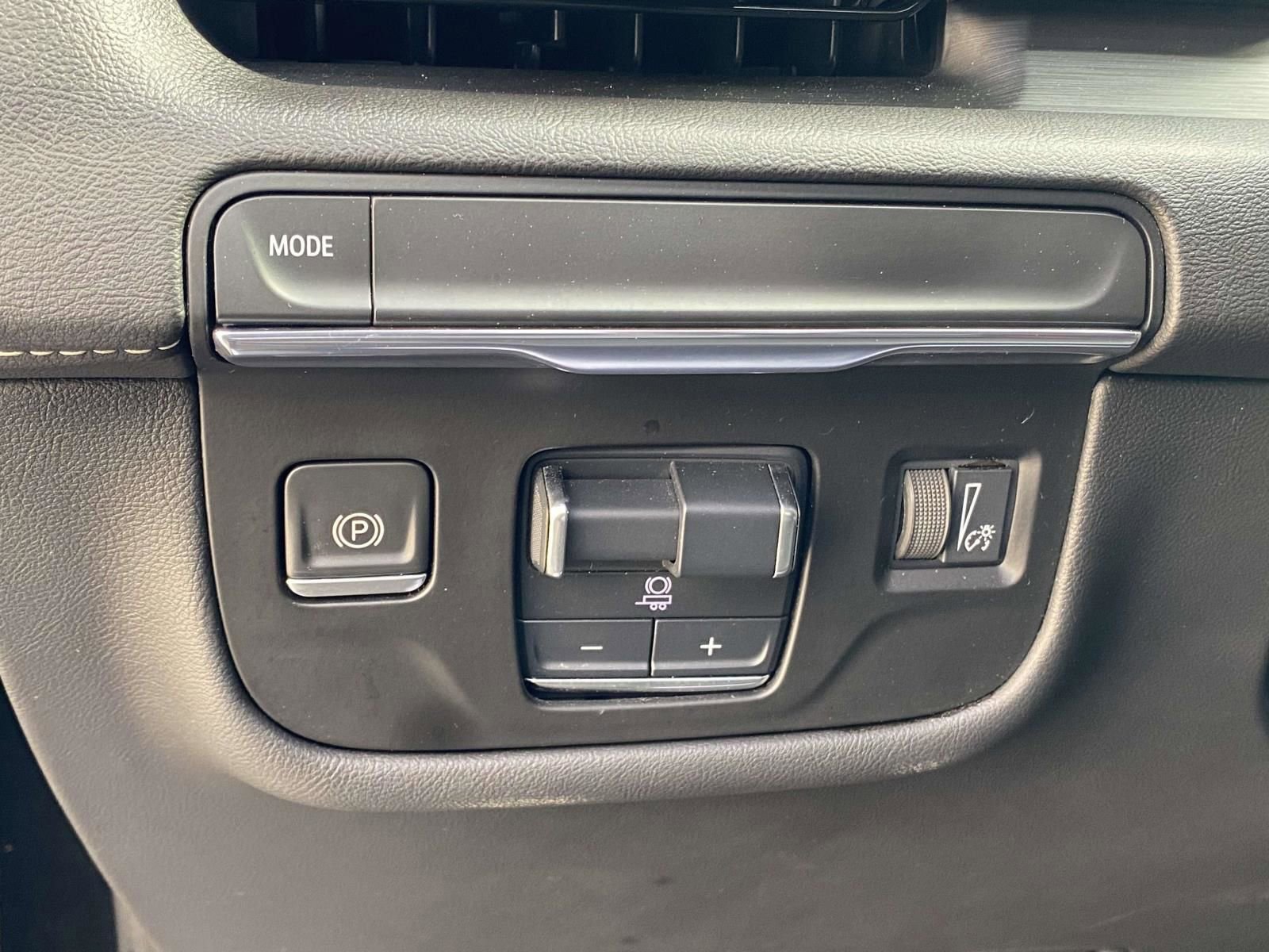 Used 2021 Cadillac Escalade Sport w/ LPO, ONYX Package image 21