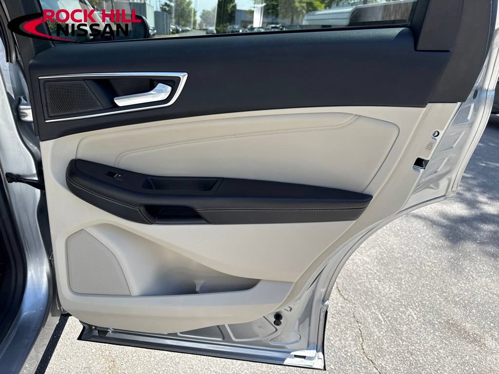 Used 2022 Ford Edge Titanium AWD/4WD image 32