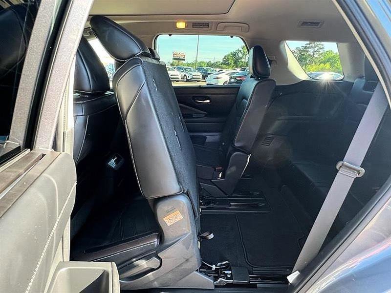Used 2024 Nissan Pathfinder Platinum w/ Cargo Package AWD/4WD image 54