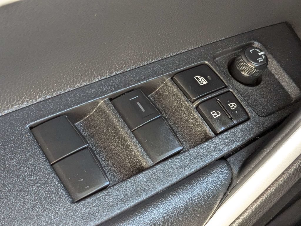 Used 2026 Toyota Corolla Cross LE FWD image 23