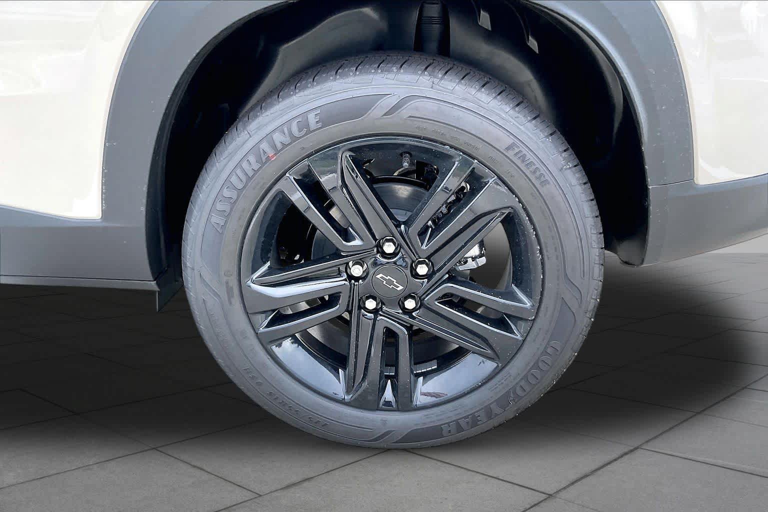New 2026 Chevrolet Trax ACTIV w/ Driver Confidence Package FWD image 12
