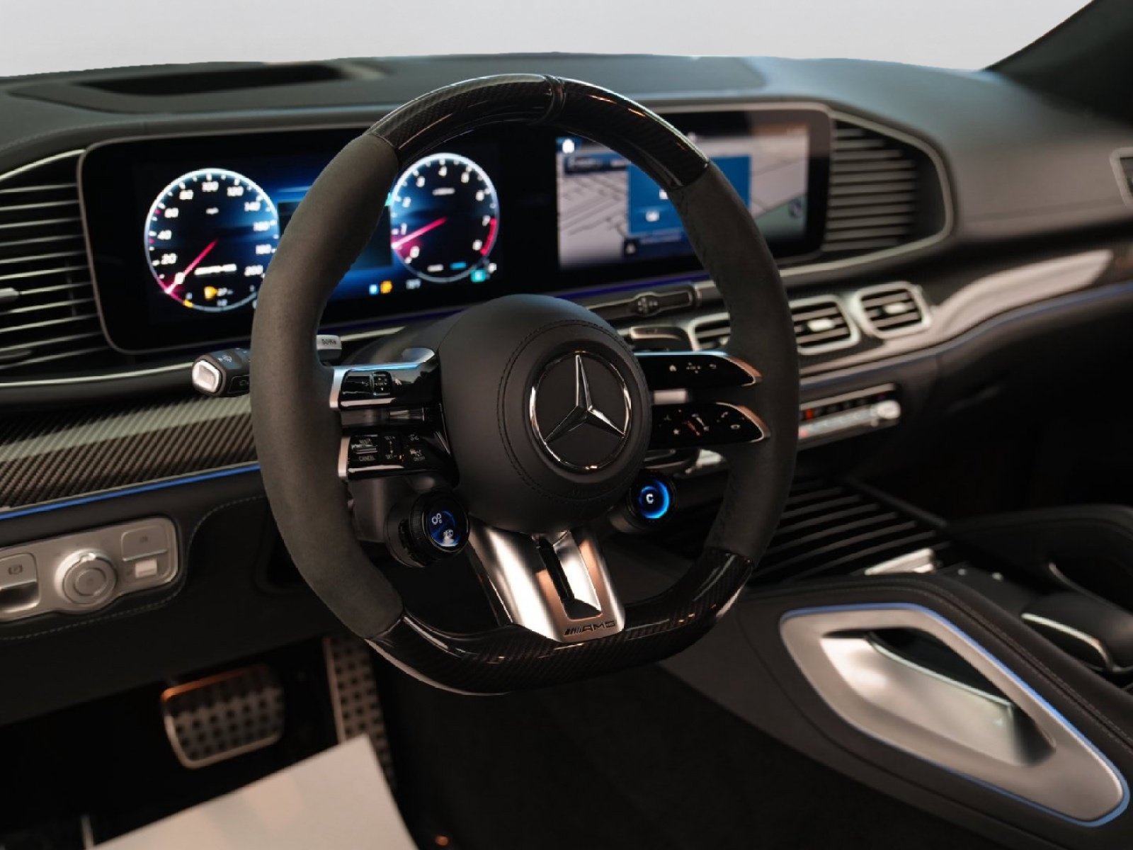 Used 2025 Mercedes-Benz GLS 63 AMG 4MATIC image 11