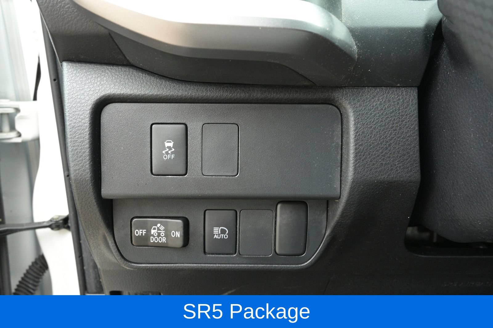 Used 2023 Toyota Tacoma SR5 AWD/4WD image 19