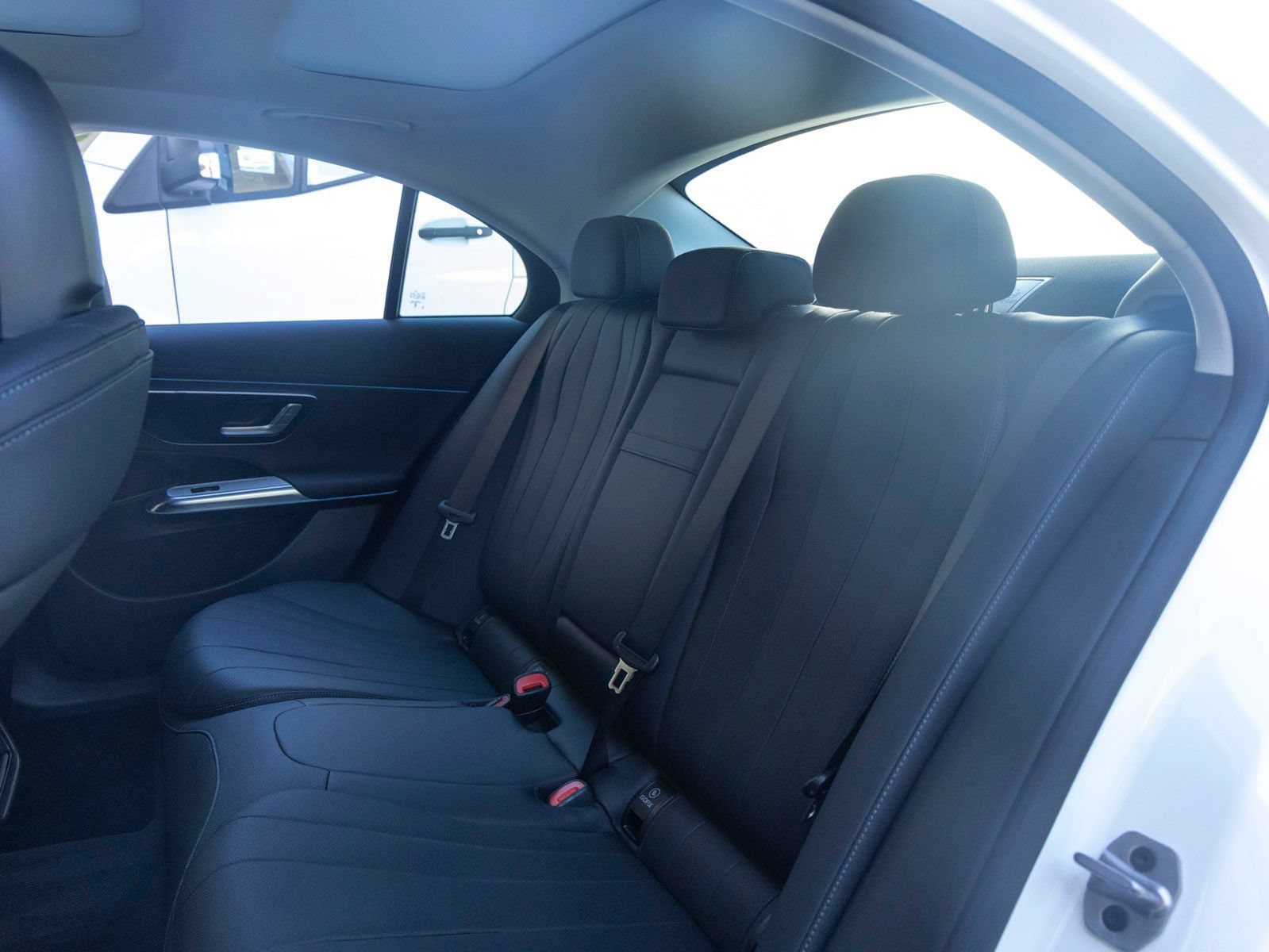 New 2026 Mercedes-Benz E 350 4MATIC Sedan image 19