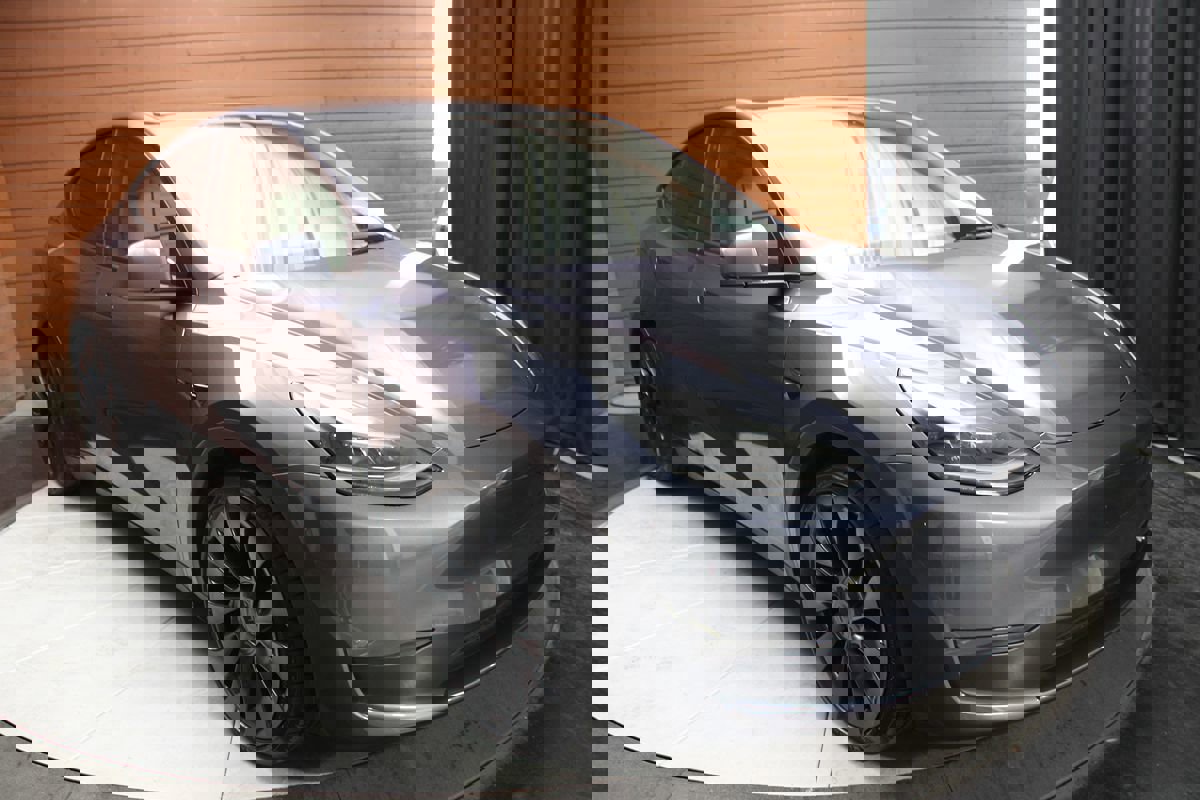 Used 2023 Tesla Model Y Long Range image 48