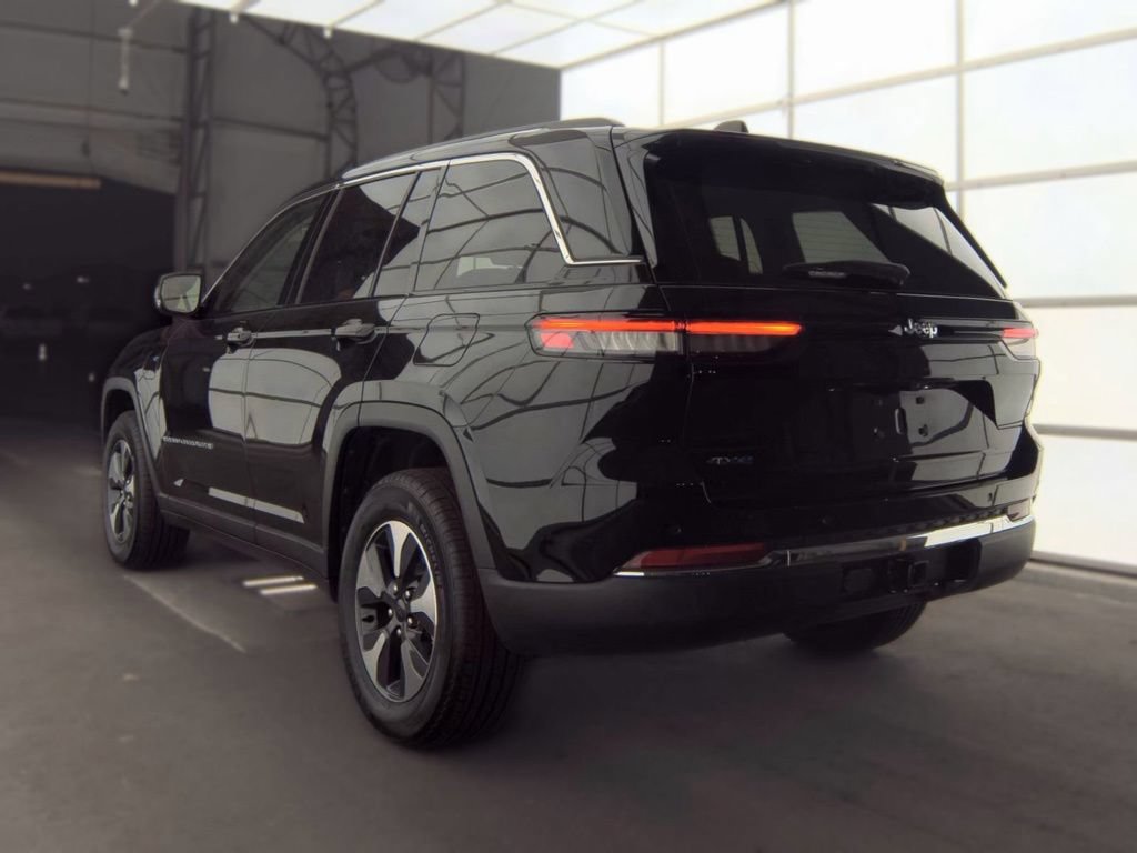 Used 2022 Jeep Grand Cherokee Limited 4xe AWD/4WD image 8