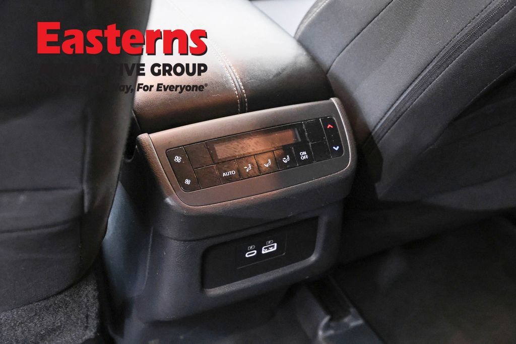 Used 2025 Nissan Pathfinder SV FWD image 24