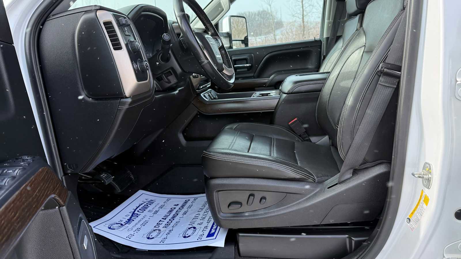 Used 2019 GMC Sierra 2500 Denali w/ Duramax Plus Package AWD/4WD image 7