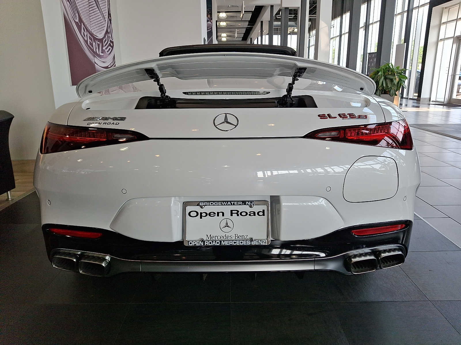 Used 2025 Mercedes-Benz SL 63 AMG S e Performance 4MATIC image 4