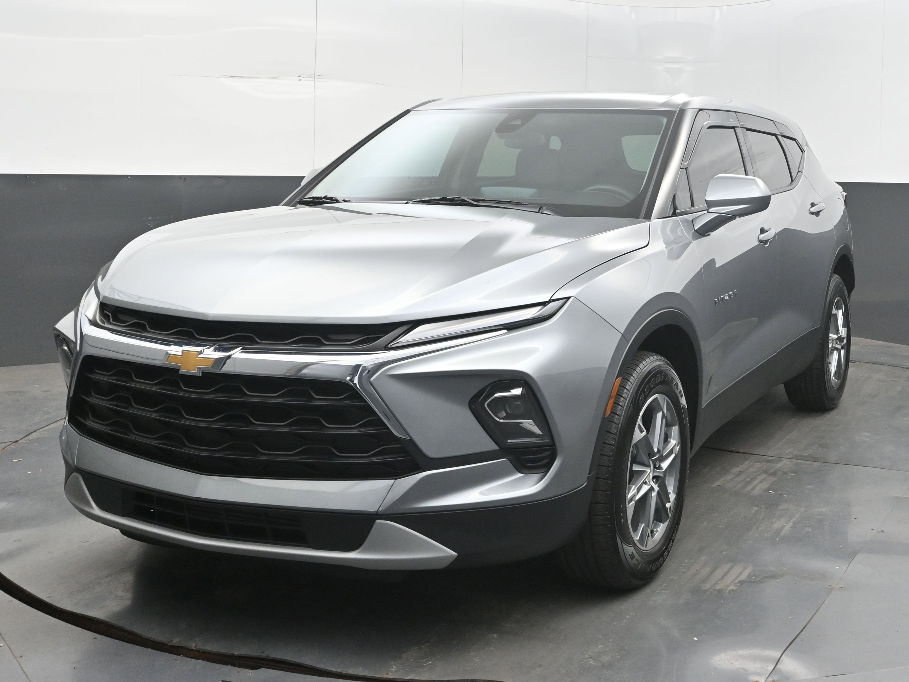 Used 2023 Chevrolet Blazer LT FWD image 4