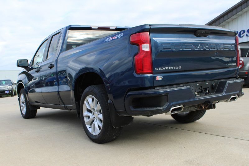 Used 2019 Chevrolet Silverado 1500 Custom w/ Custom Value Package AWD/4WD image 7