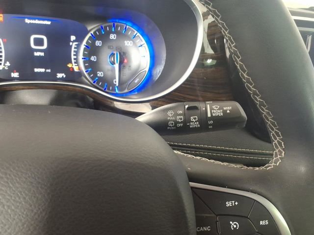 Used 2023 Chrysler Pacifica Limited image 19