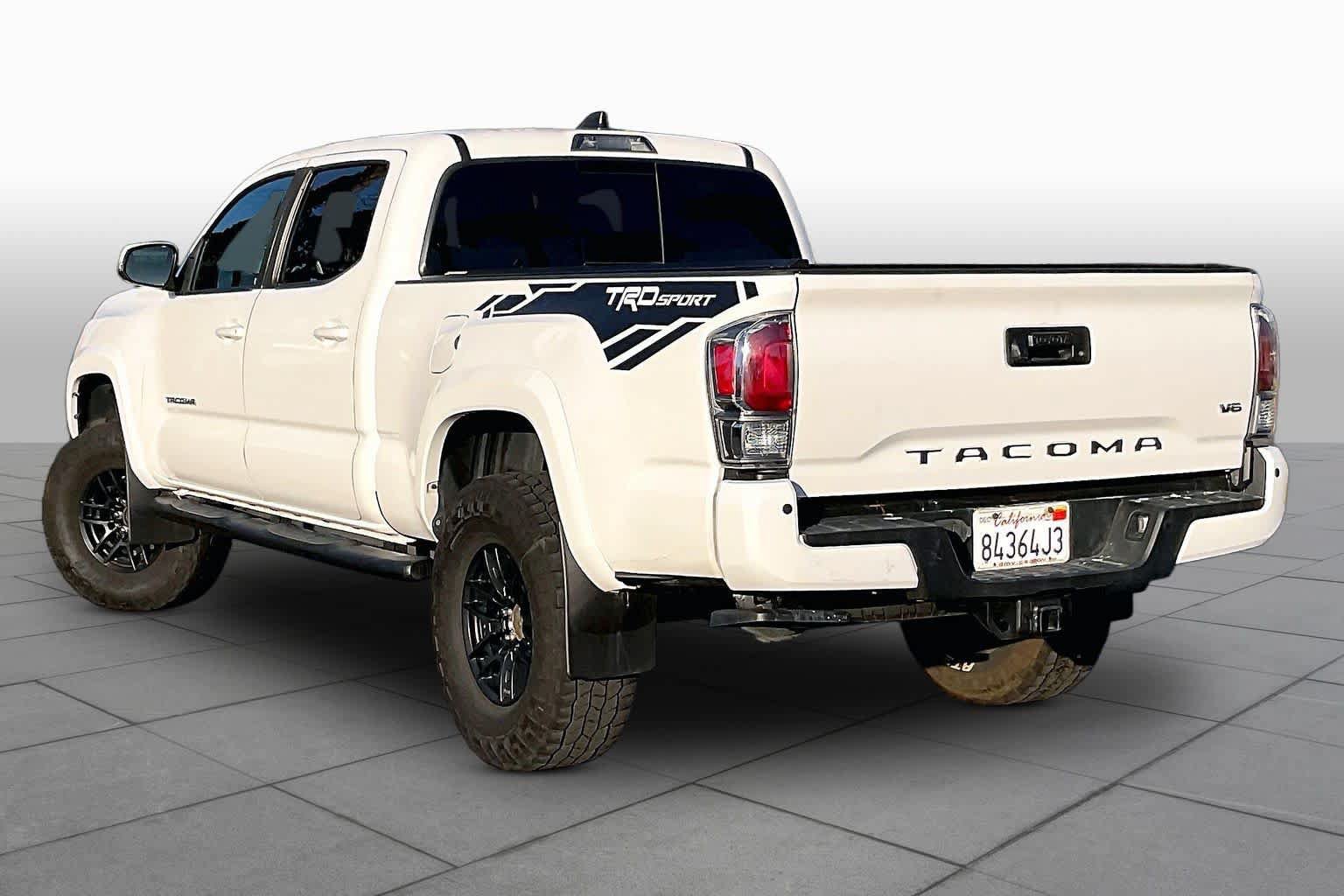 Used 2022 Toyota Tacoma TRD Sport w/ Technology Package RWD image 11