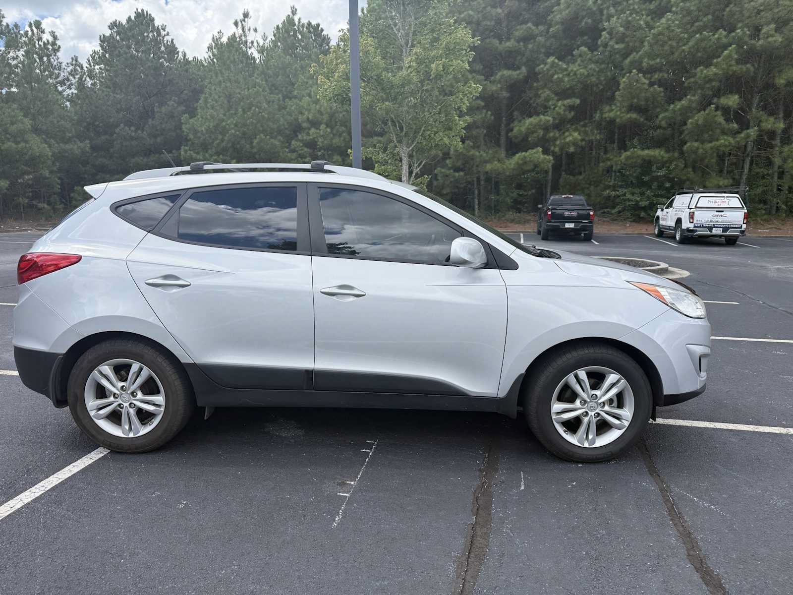 Used 2011 Hyundai Tucson GLS FWD image 3