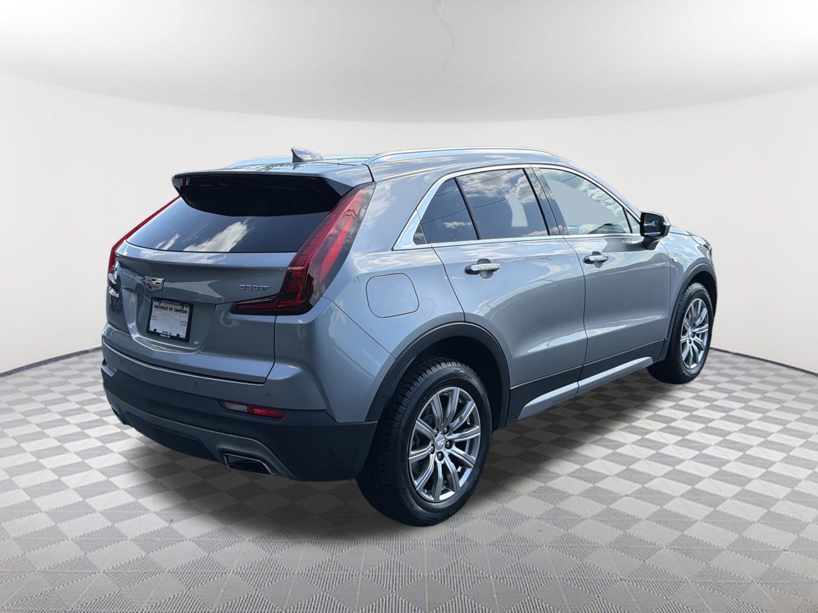 Used 2023 Cadillac XT4 Premium Luxury FWD image 5
