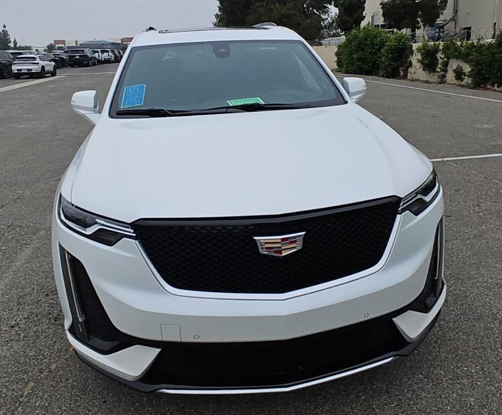 Used 2025 Cadillac XT6 Sport w/ Technology Package AWD/4WD image 7