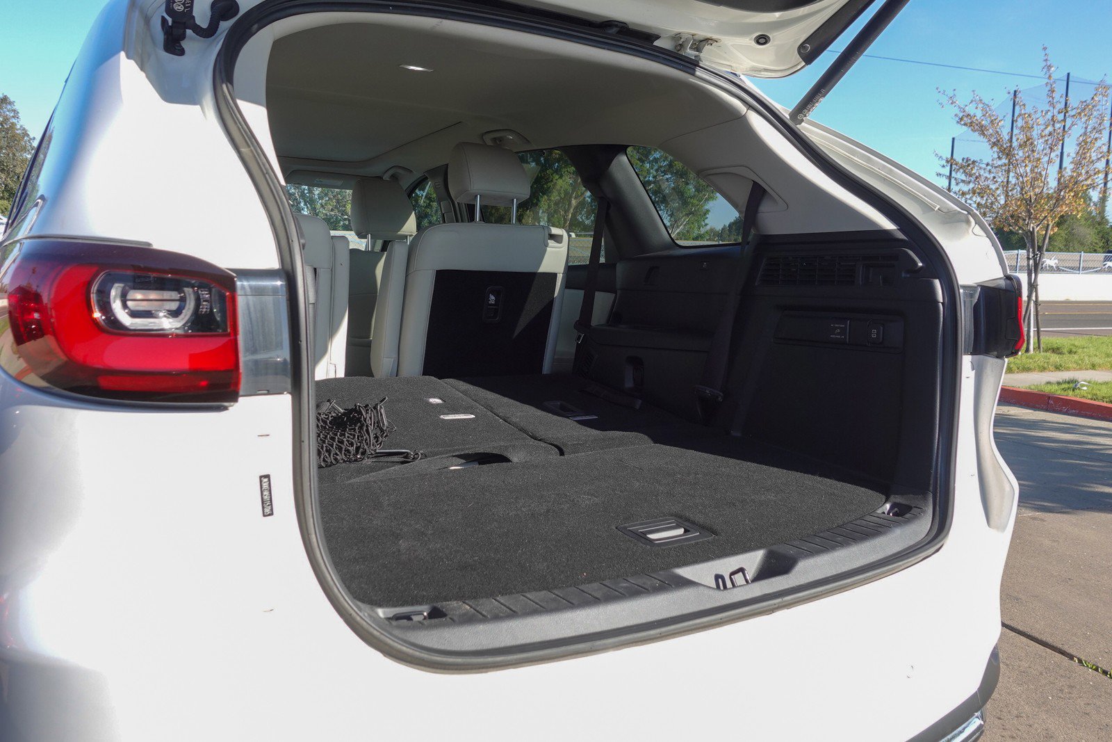 Certified 2024 MAZDA CX-90 Plug-In Hybrid w/ Premium Plus image 24