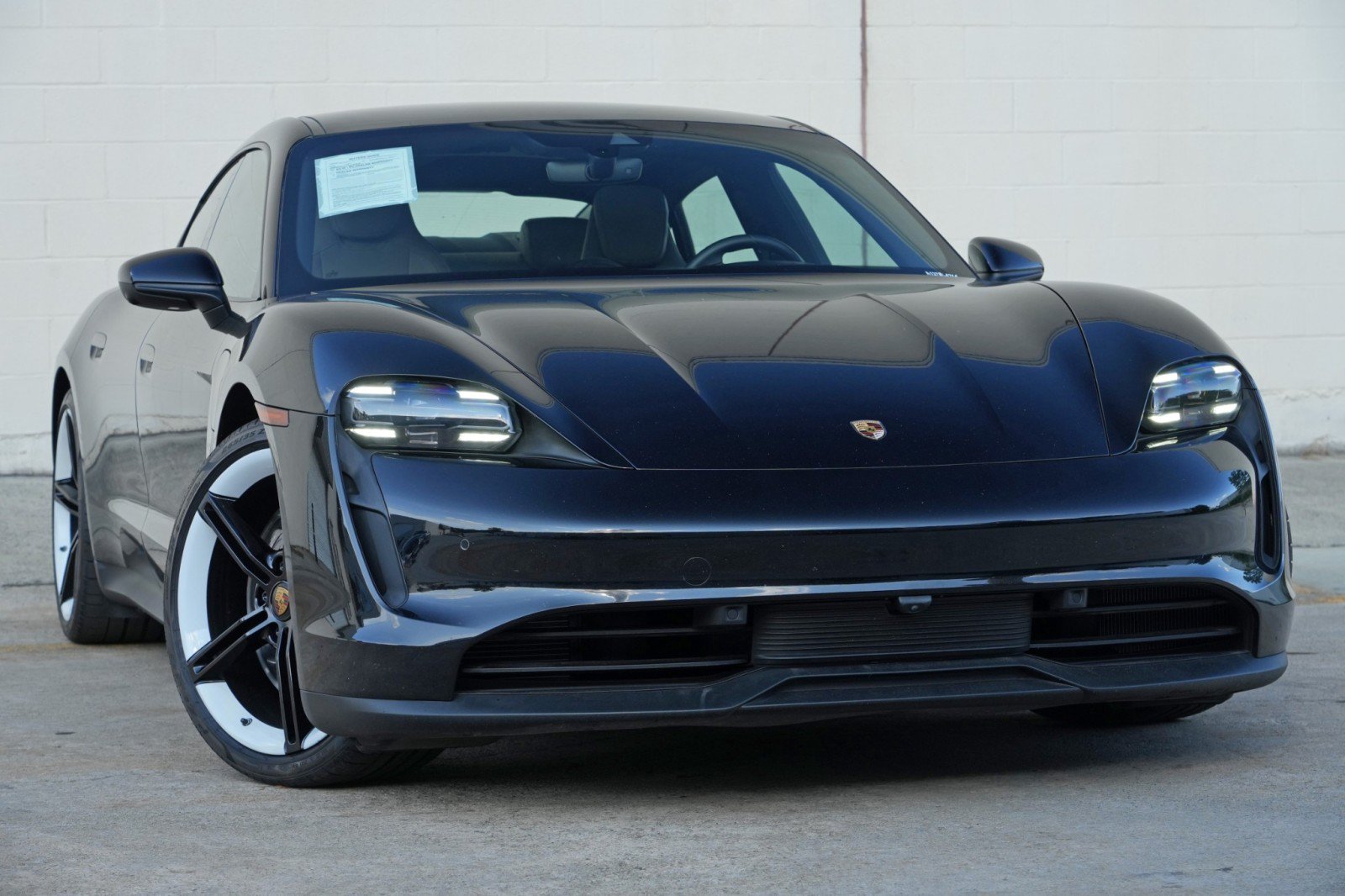 Used 2022 Porsche Taycan RWD image 4
