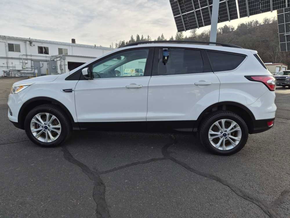 Used 2017 Ford Escape SE w/ Equipment Group 201A image 8