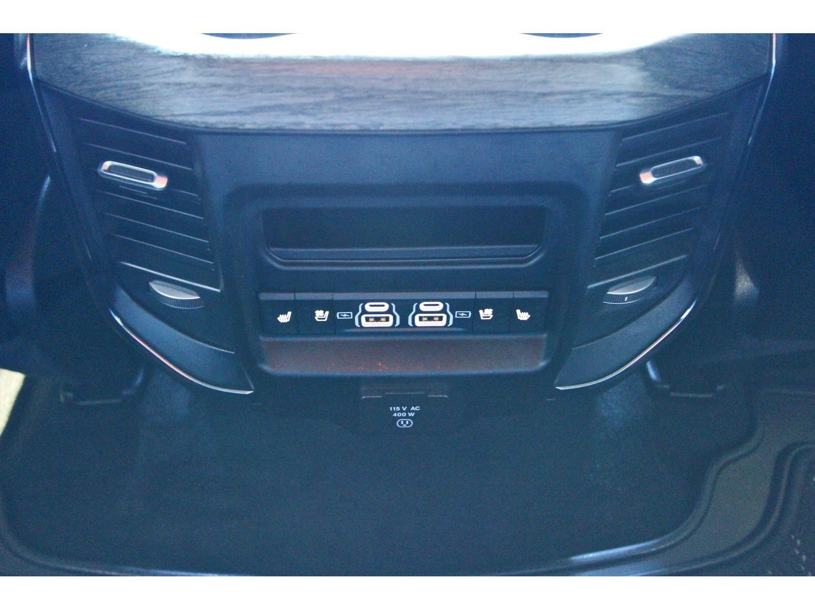 Used 2025 RAM 1500 Limited w/ Off Road Group image 15