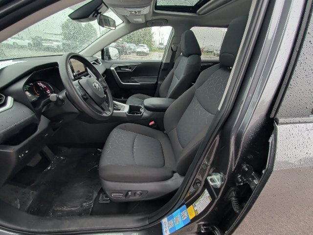 Used 2025 Toyota RAV4 XLE w/ Convenience Package FWD image 13