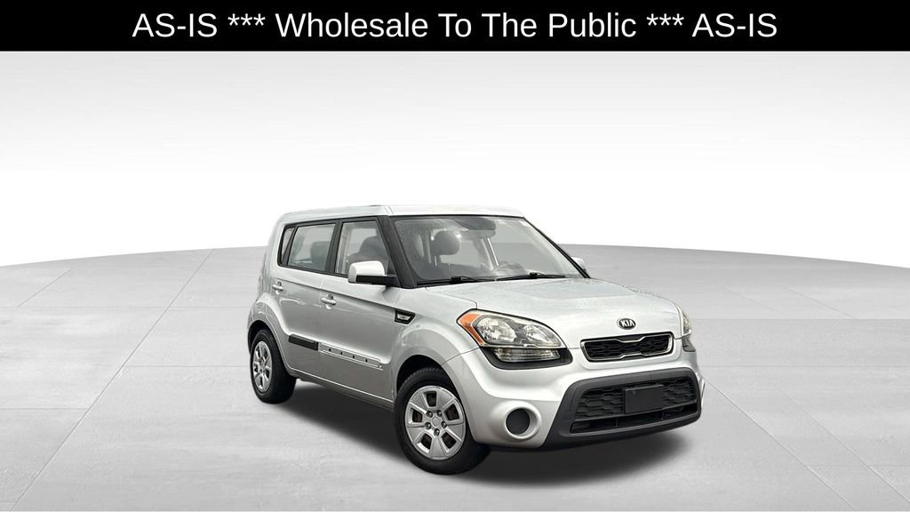 Used 2013 Kia Soul FWD image 1