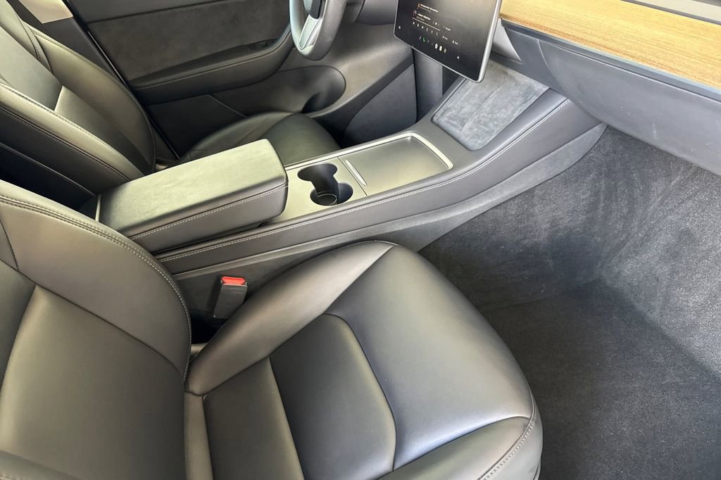 Used 2022 Tesla Model Y Performance AWD/4WD image 16
