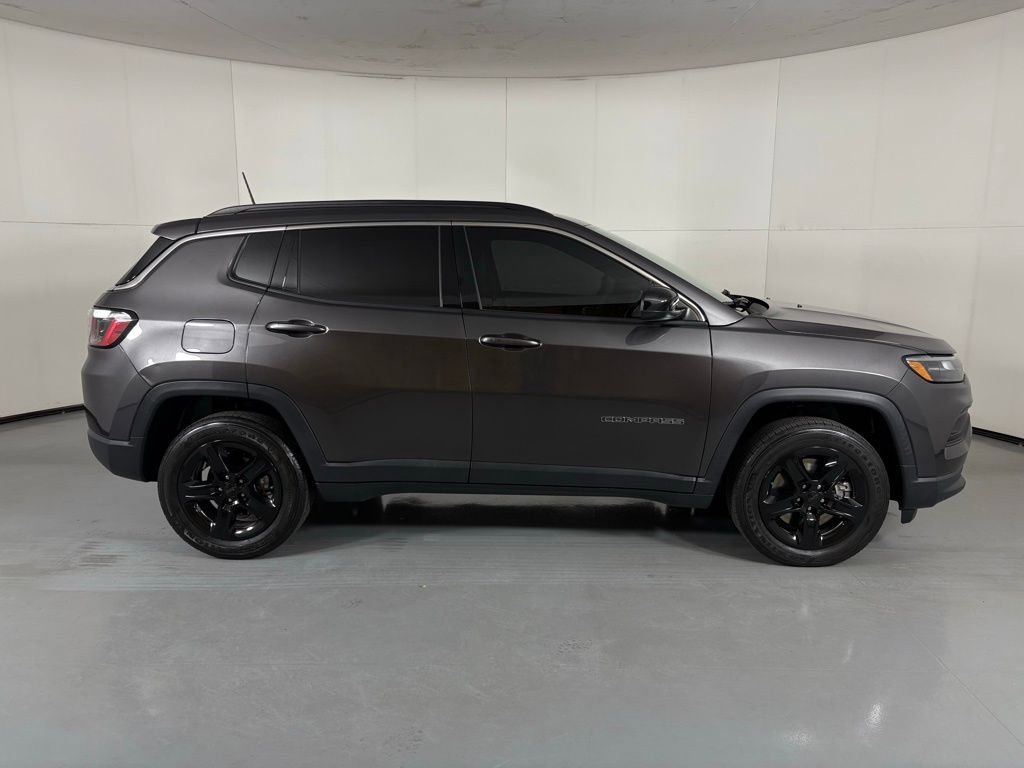 Used 2024 Jeep Compass Latitude AWD/4WD image 9