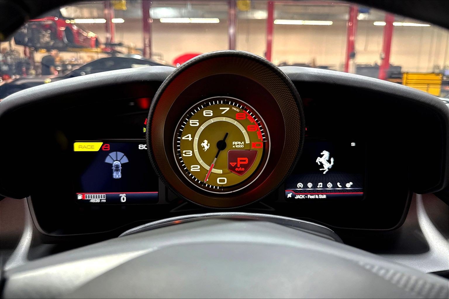 Used 2023 Ferrari F8 Spider RWD image 13