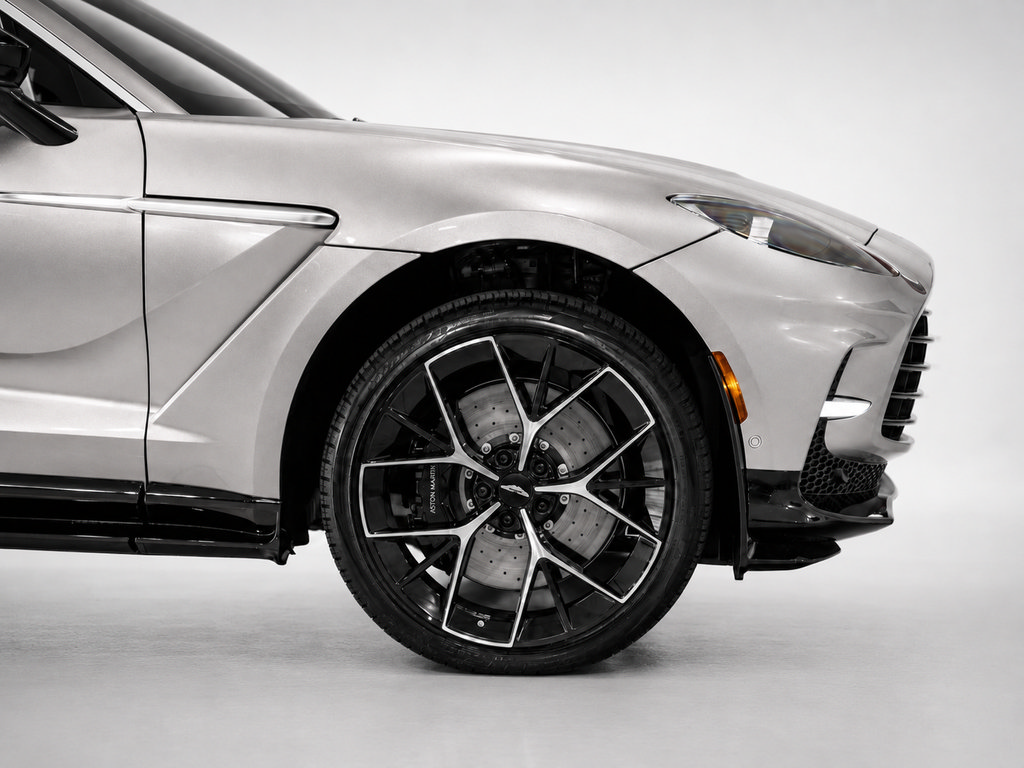 New 2026 Aston Martin DBX 707 AWD/4WD image 9