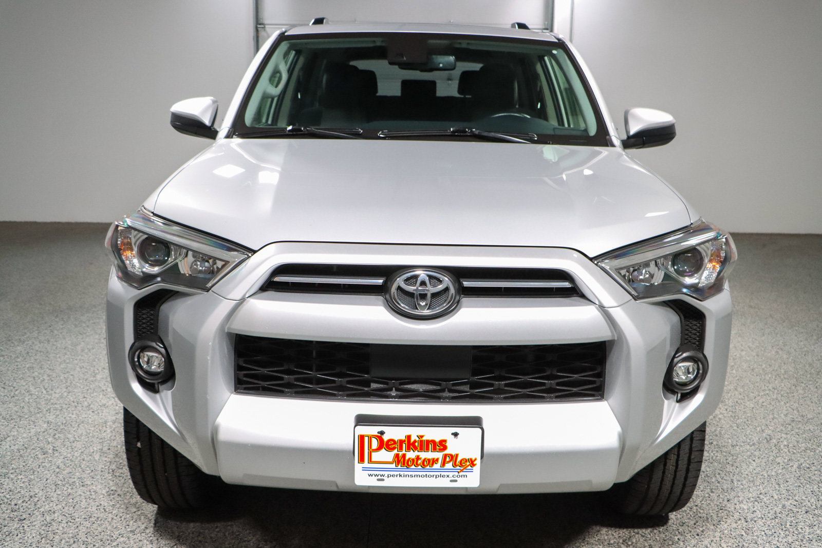 Used 2021 Toyota 4Runner SR5 AWD/4WD image 4