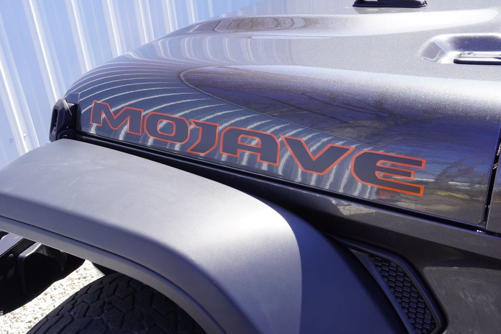 Used 2022 Jeep Gladiator Mojave w/ Cold Weather Group AWD/4WD image 9