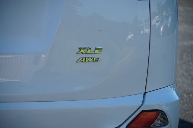 Used 2018 Toyota RAV4 XLE w/ Plus Extra Value Package AWD/4WD image 7
