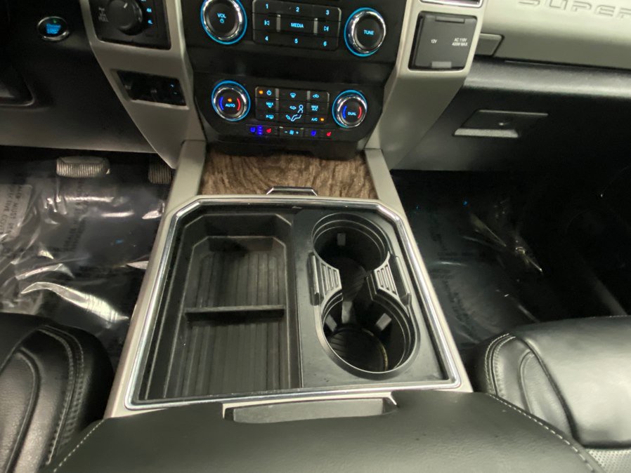 Used 2019 Ford F350 Lariat w/ Lariat Ultimate Package AWD/4WD image 29