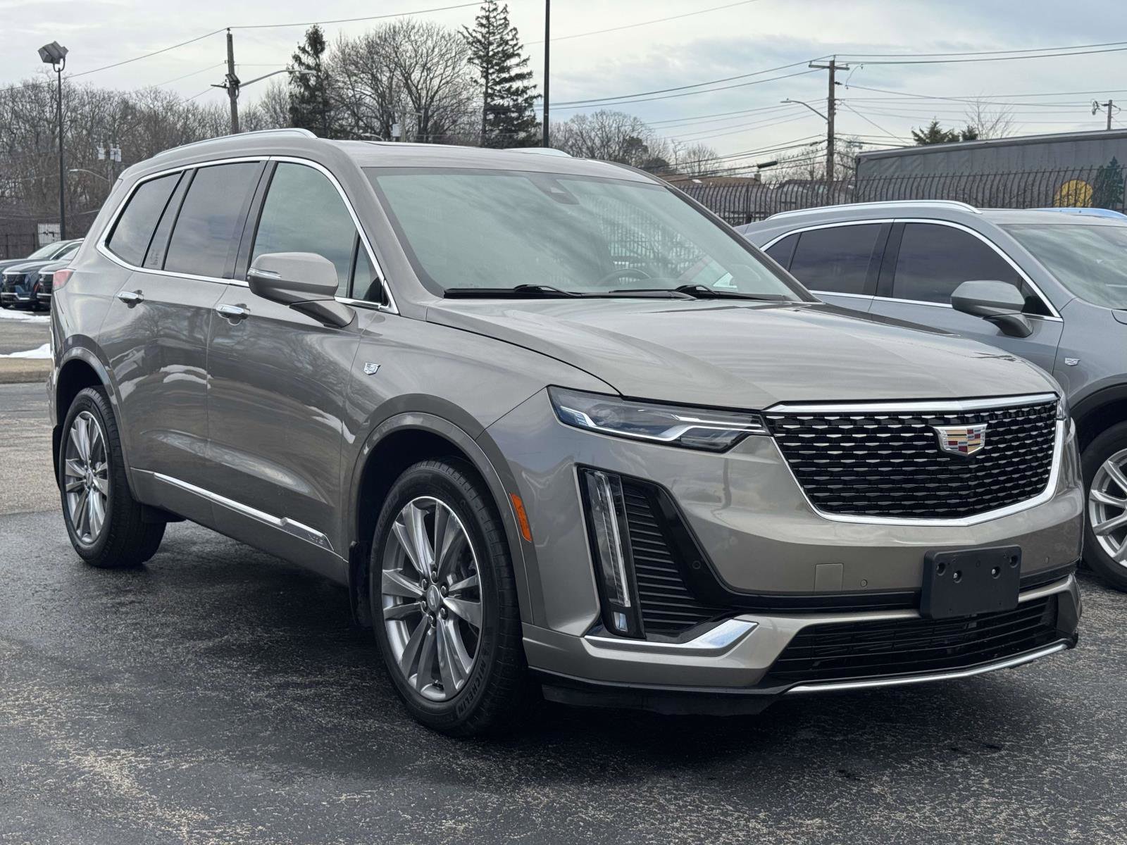Certified 2023 Cadillac XT6 Premium Luxury image 4