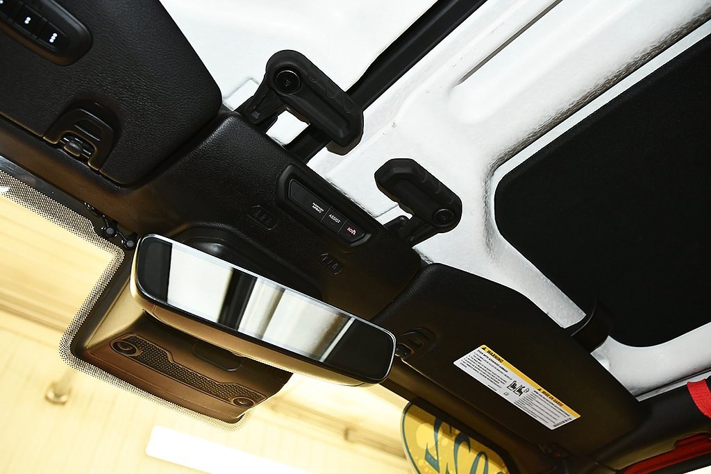 Used 2022 Jeep Wrangler Unlimited Sahara w/ Dual Top Group image 24