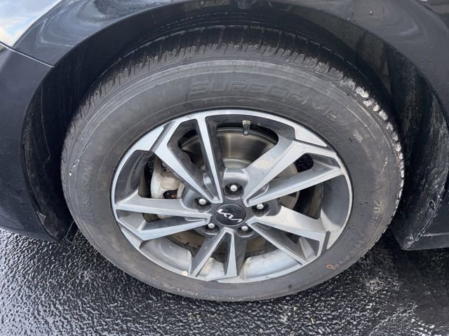 Used 2024 Kia Forte LXS image 29