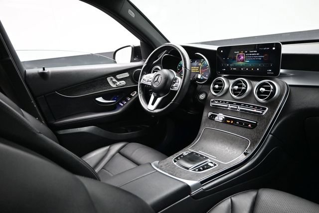 Used 2021 Mercedes-Benz GLC 300 4MATIC w/ Premium Package image 16