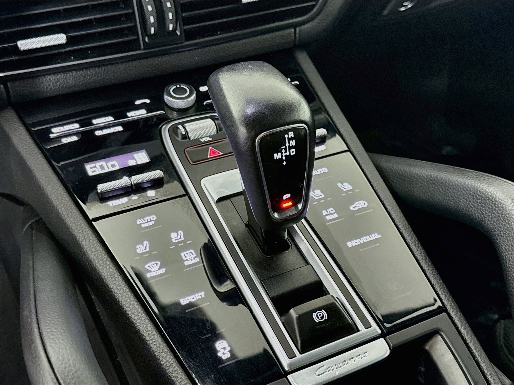 Used 2023 Porsche Cayenne Platinum Edition AWD/4WD image 20