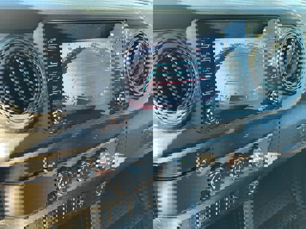 Used 2020 Toyota Tacoma SR image 12